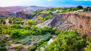 Virgin River canyon and lush green valley near La Verkin, Utah — the Highway 9 corridor and 84745 auto insurance risk factors